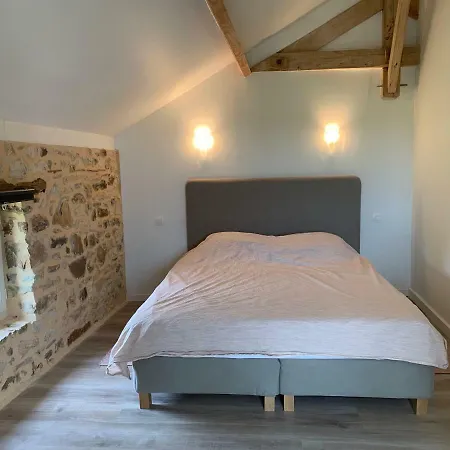 Holiday home Maison Cravelle